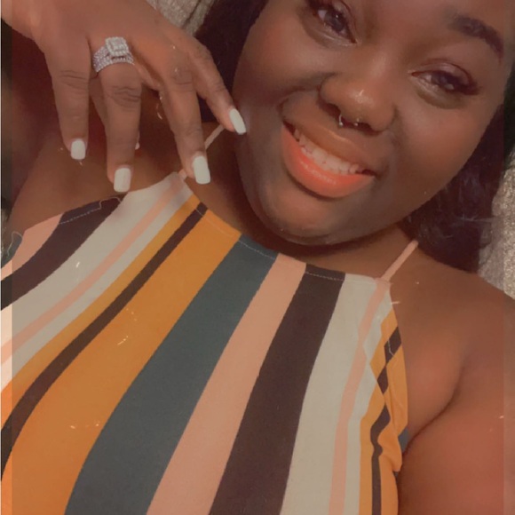 Meet your Posher, Vanetta - Picture 1 of 8